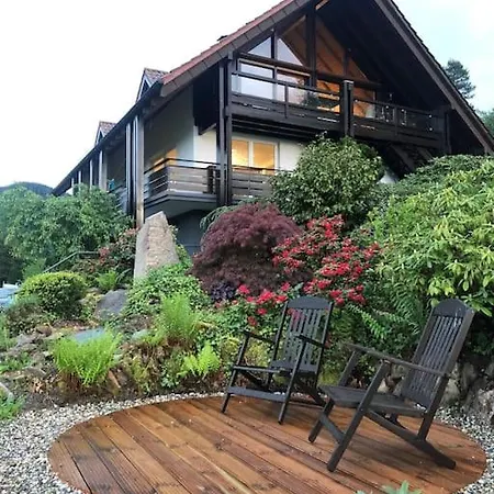 Ausgestattete In Traumlage Mit Grandioser Aussicht Bühlertal